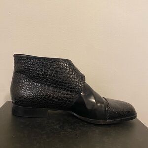 Elegant Black Crocodile Pattern Women’s Shoes